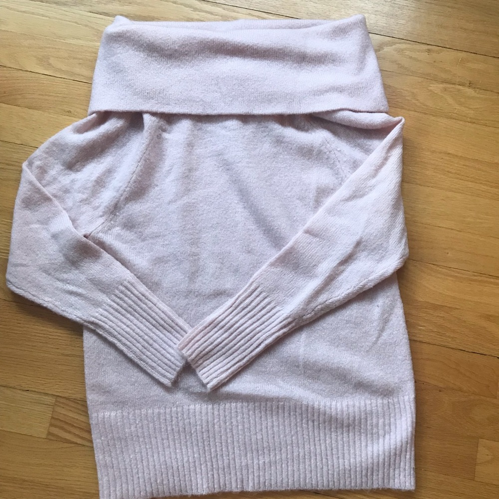 Express off-shoulder Sweater